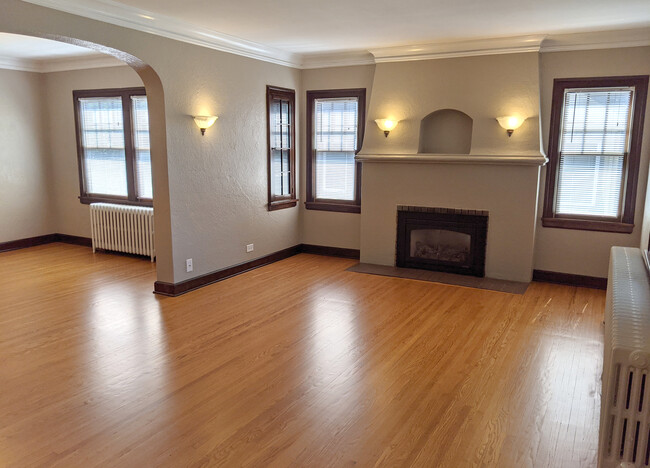 Building Photo - 2929 Drew Ave S