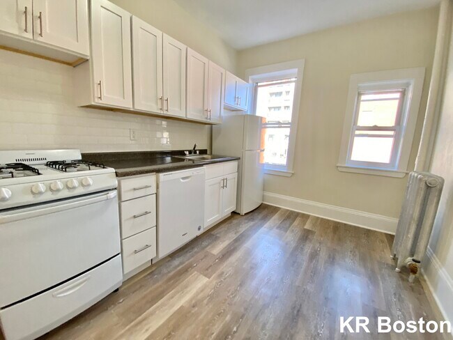 Building Photo - 92 Corey Rd