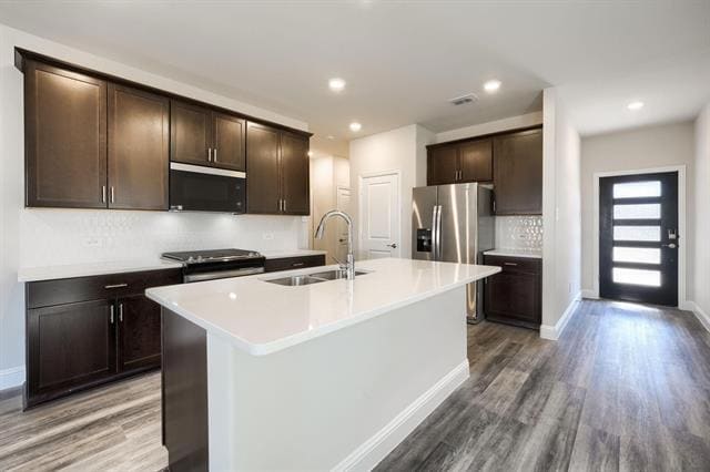 Foto del edificio - 512 Ezra Ln