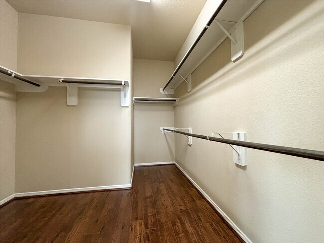 Foto del edificio - 3407 Daniel Falls Ln
