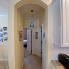 Building Photo - 10520 Diamante Way