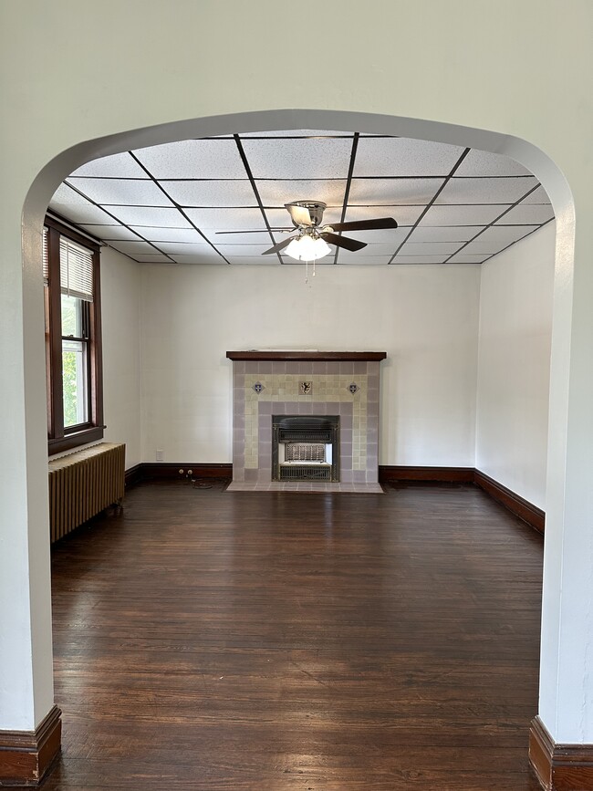 Building Photo - 223 29th St