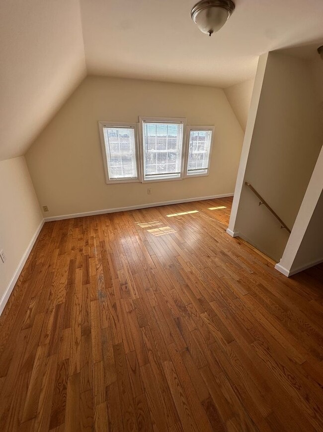 Building Photo - 126 James St