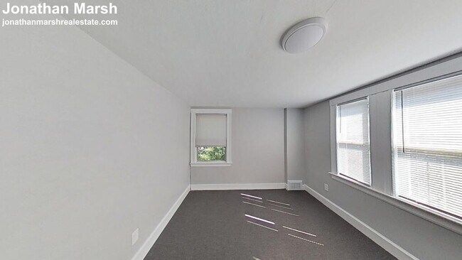 Building Photo - 14 Arborcrest Ter