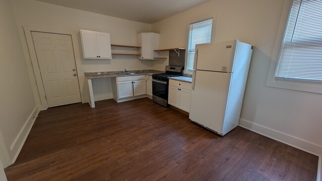 Building Photo - 3210 N Richards St