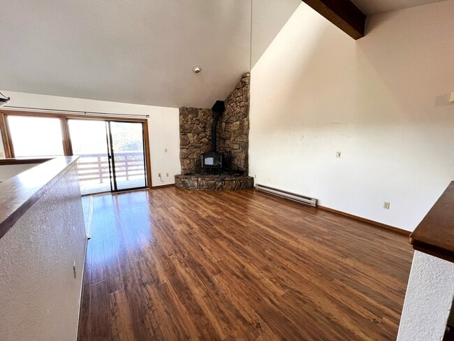Foto del edificio - 30677 Hilltop Dr