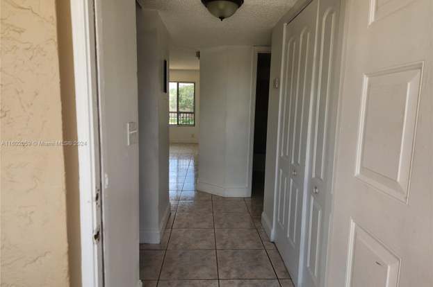 Foto del edificio - 9962 Twin Lakes Dr
