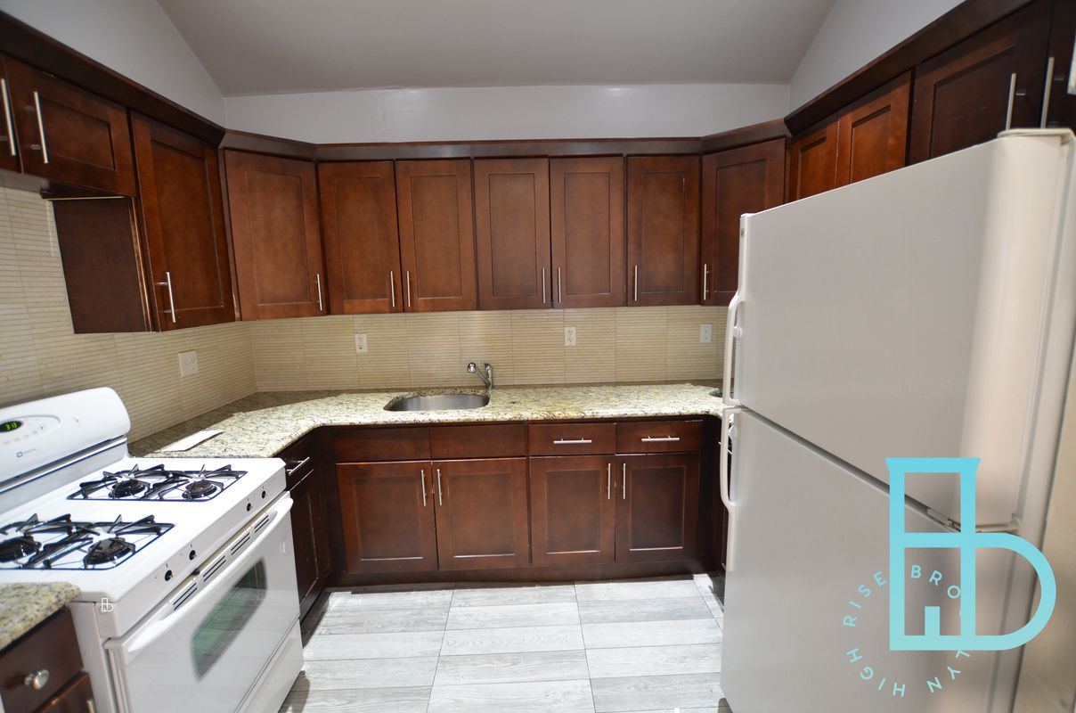 Foto principal - 645 Marcy Ave