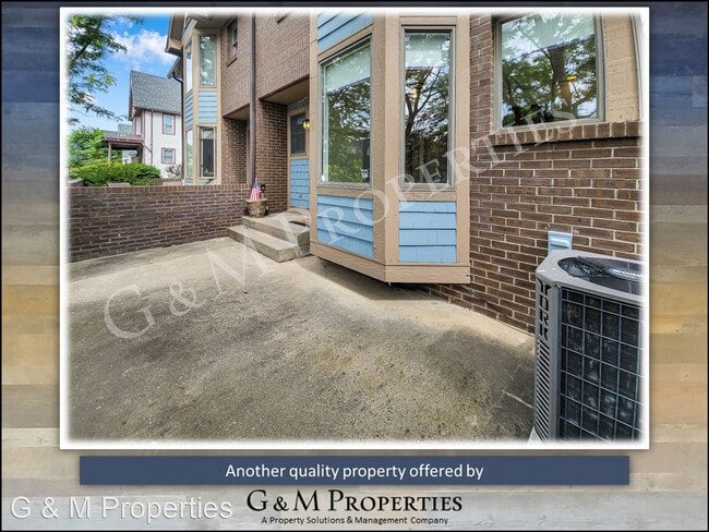 Building Photo - 2 br, 1.5 bath House - 350 University Ave ...