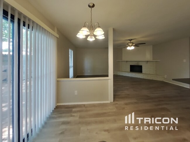 Building Photo - 509 Forestwood Dr