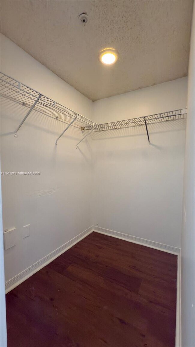 Foto del edificio - 4177 N Haverhill Rd