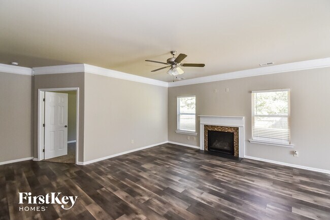 Building Photo - 572 Ivy Chase Loop