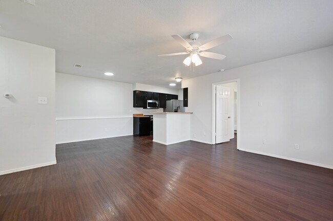 Foto del edificio - 5303 Spring Meadow Rd