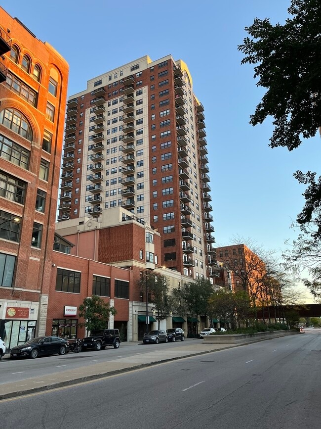Building Photo - 1529 S State St