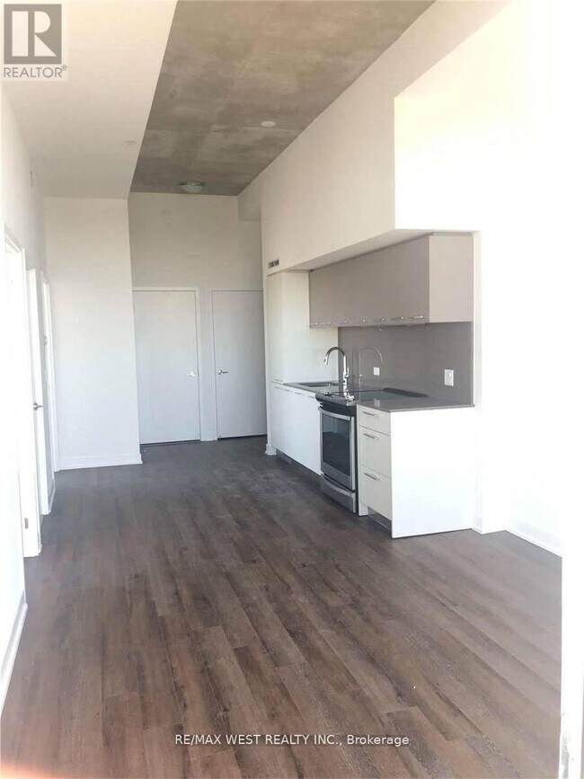 Building Photo - 30 Baseball Pl