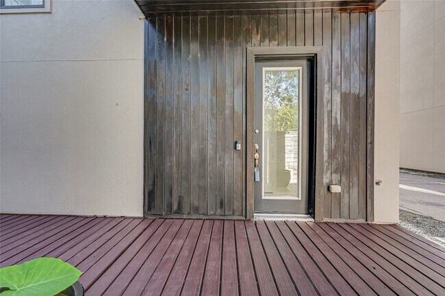 Foto del edificio - 2419 Charleston St