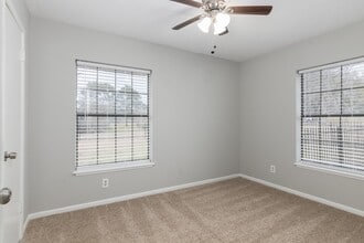 Building Photo - 22 Westwood Dr W