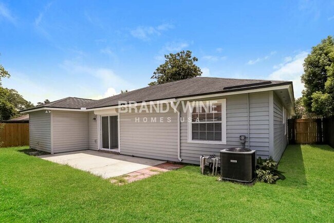 Building Photo - 1 MONTH FREE RENT -  $5 APP FEE**
