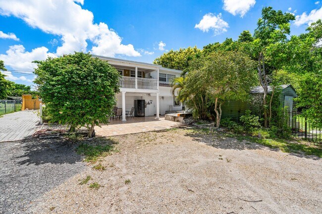 Foto del edificio - 4985 Gulfstream Rd