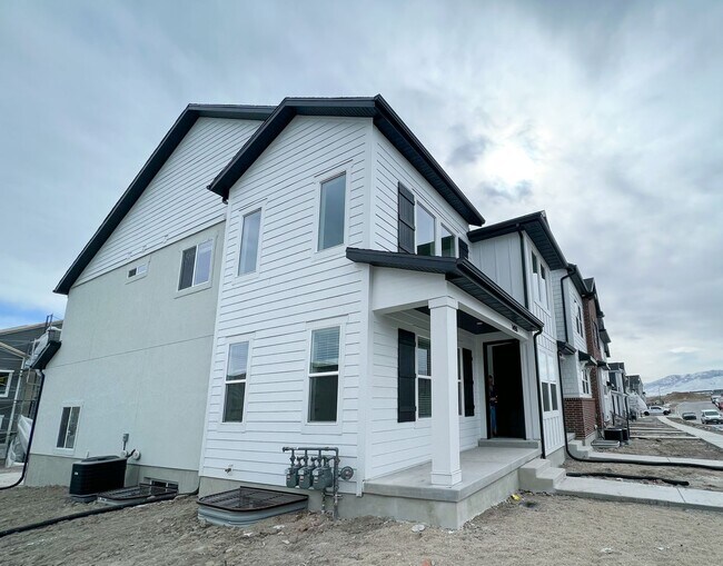 Foto del edificio - New Townhome