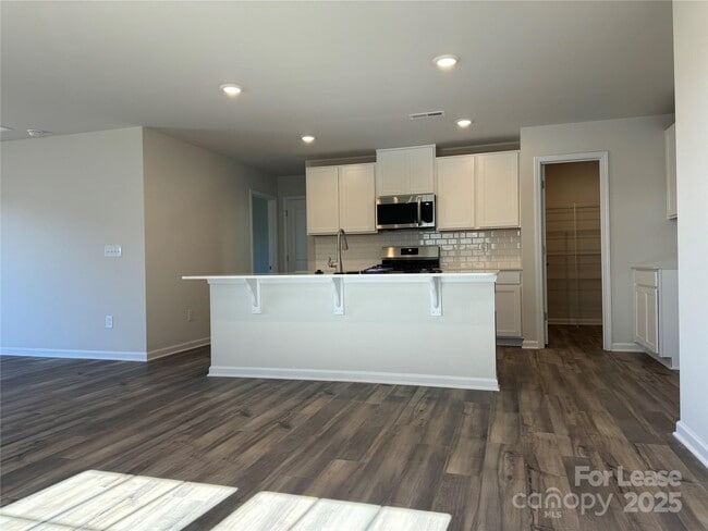 Foto del edificio - 193 Brentwood Dr