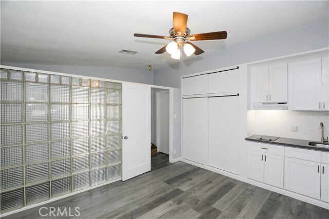 Foto del edificio - 5302 Carley Ave
