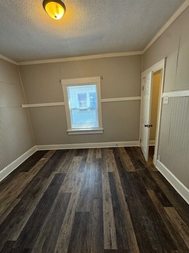 Foto del edificio - Coming Soon! South Side Three Bedroom Bung...