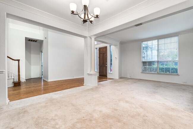 Foto del edificio - 3829 Bonita Dr