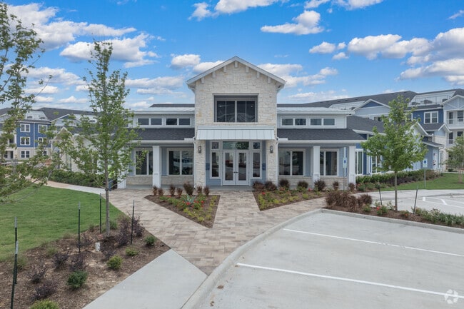 Alterno - Reserve at Ventana Lakes