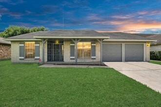 Building Photo - 17035 Quail Bend Dr