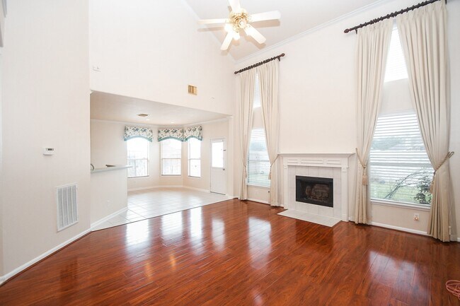 Building Photo - 14234 Silver Glade Ln