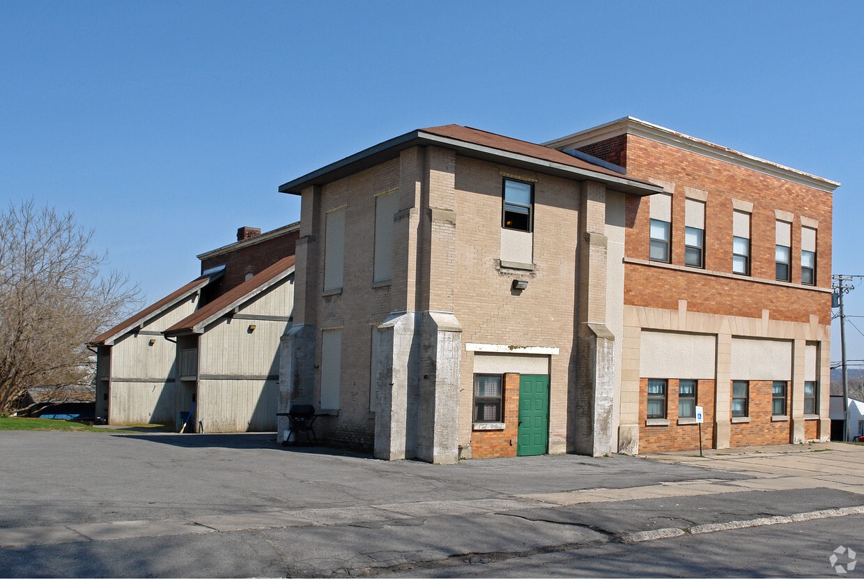 Building Photo - 600 Lillian St