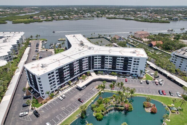 Foto del edificio - 5855 Midnight Pass Rd