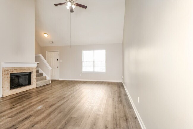 Foto del edificio - 8432 Creek Front Dr