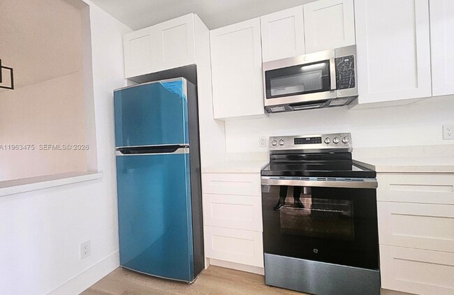 Foto del edificio - 333 NW 17th Ct
