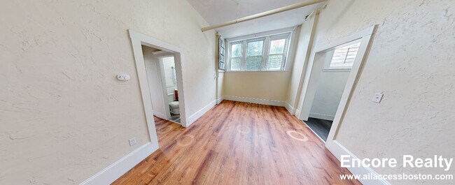 Foto del edificio - 99 Brainerd Rd