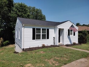 Building Photo - 138 S Gordon Dr