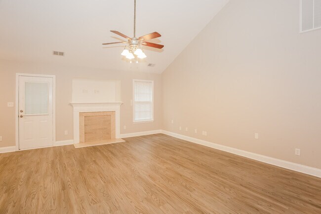 Building Photo - 408 Fawnbrook Ln