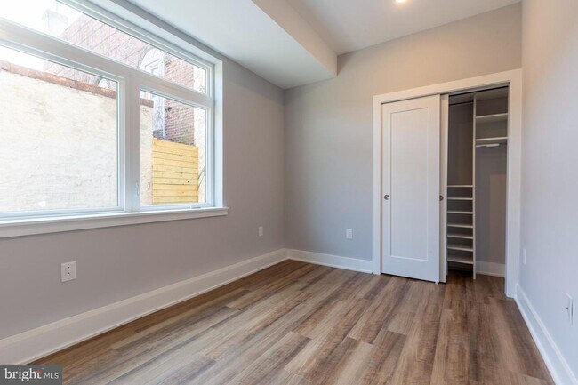 Foto del edificio - 3965 Lancaster Ave