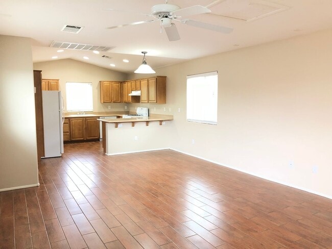 Building Photo - 3640 E Carisbrook Dr