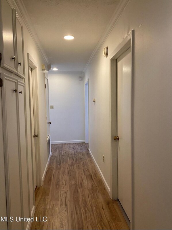 Foto del edificio - 904 Longwood Pl