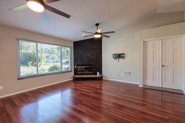 Foto del edificio - 842 SE Streamlet Ave