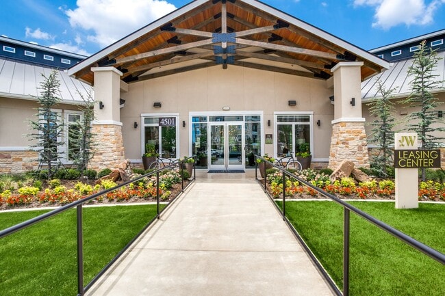 Building Photo - Woodlands at the Preserve