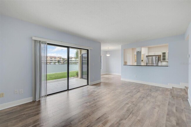 Foto del edificio - 554 Plaza Seville Ct