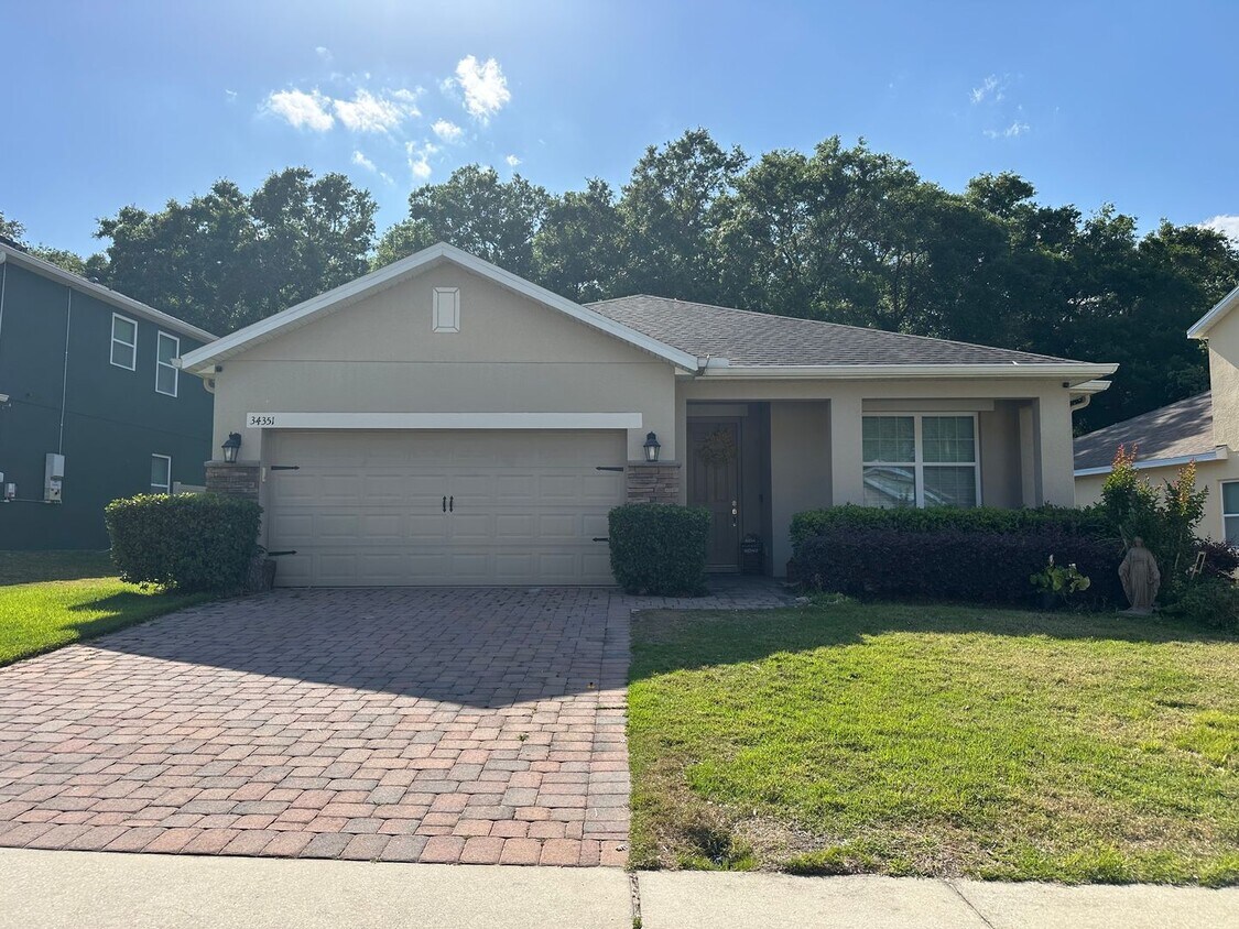 Primary Photo - Fenced 4/2 in GATED COMMUNITY OF SORRENTO ...