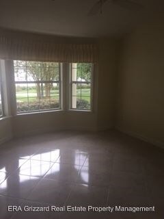 Foto del edificio - 705 N Lakeshore Blvd