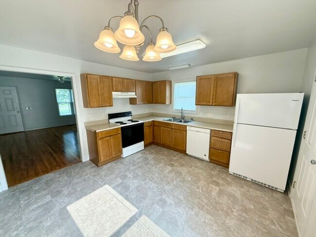 Foto del edificio - Three bedroom, 2 bath house in Gibsonville