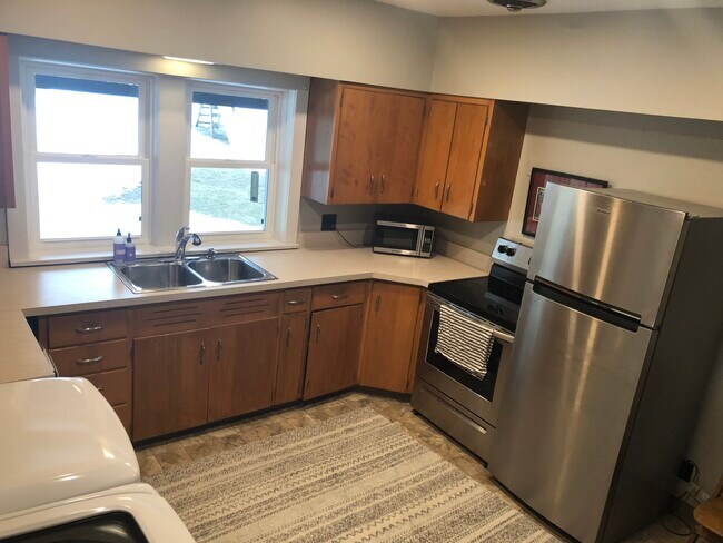 Kitchen - 2615 E 7th St