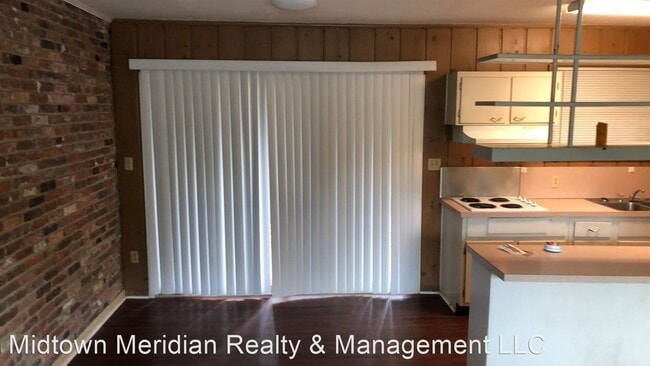 Foto del edificio - 305 Broward St