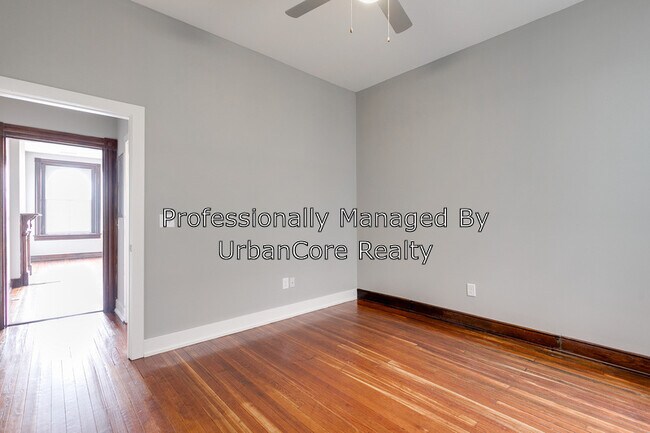Foto del edificio - 209 E Broad St